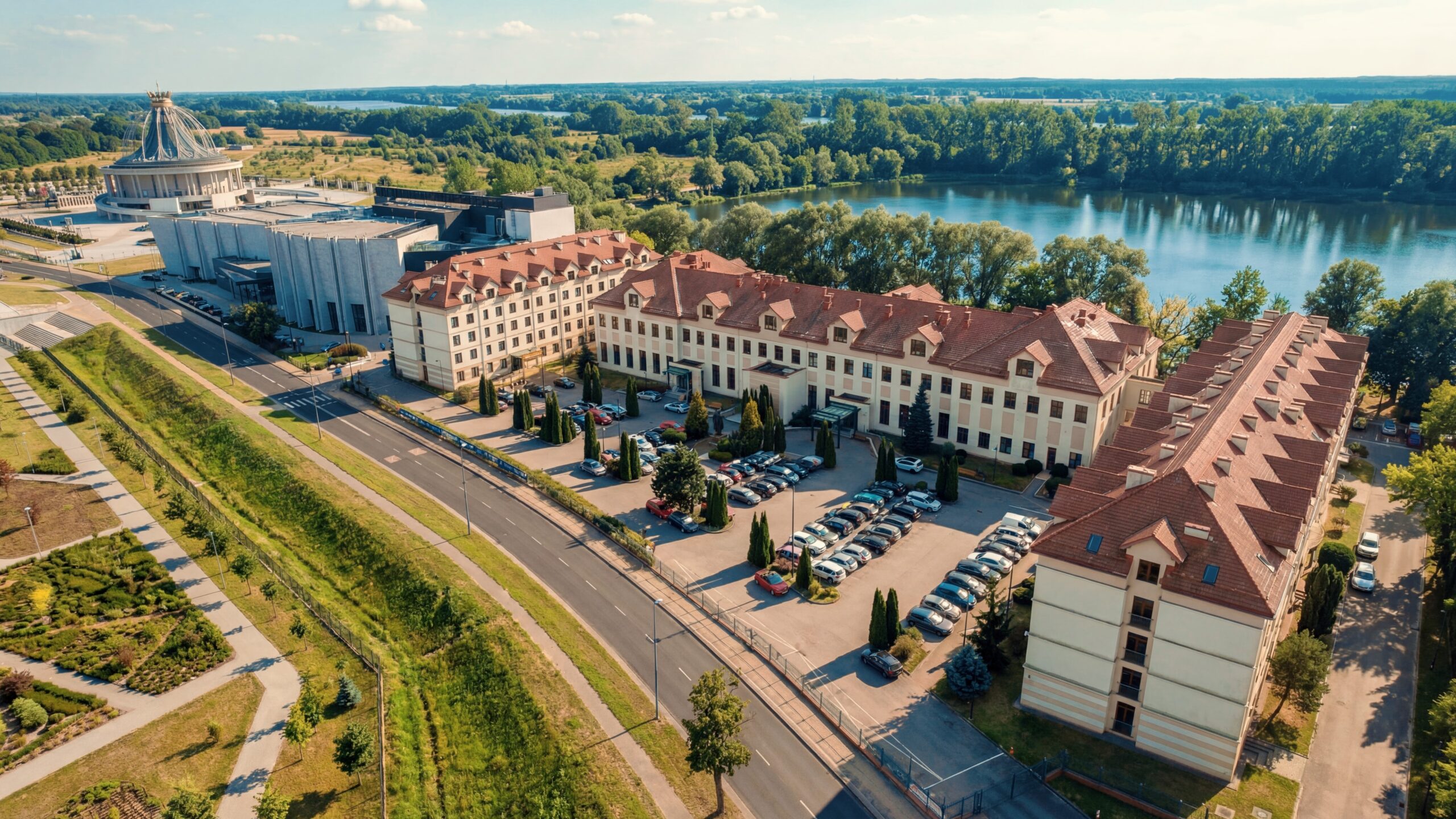 1.AKSIM_wydział_medyczny_Toruń_budynek_od_gory